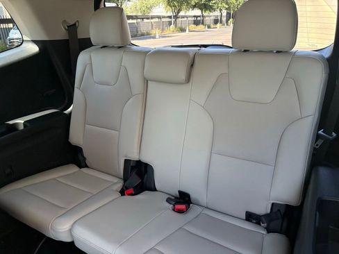 Used 2022 Kia Telluride EX w/ EX Premium Package FWD image 12