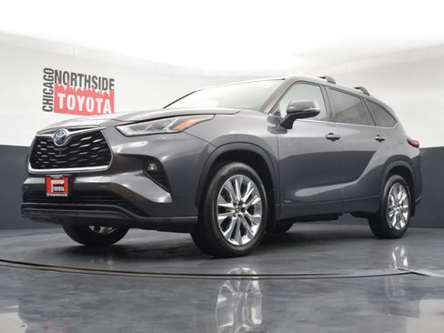 Used 2023 Toyota Highlander Limited AWD/4WD image 39