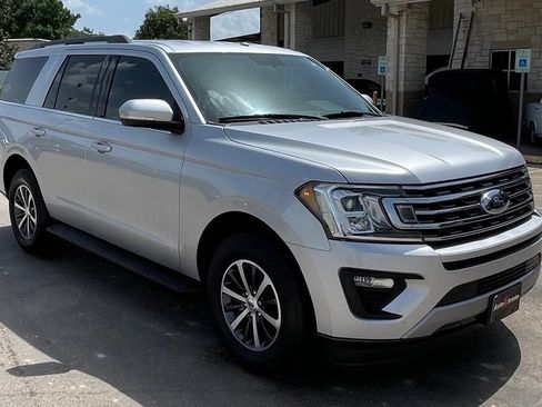Used 2019 Ford Expedition XLT w/ Equipment Group 201A RWD image 2