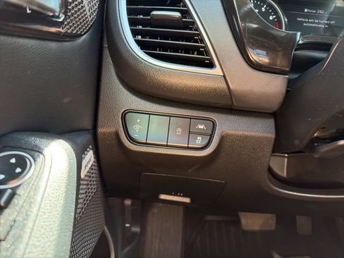 Certified 2023 Kia Seltos SX w/ SX Sunroof Package AWD/4WD image 13