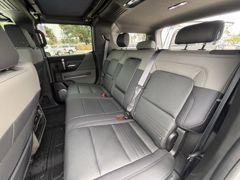 Used 2025 GMC Hummer EV 3X w/ Extreme Off-Road Package AWD/4WD image 32