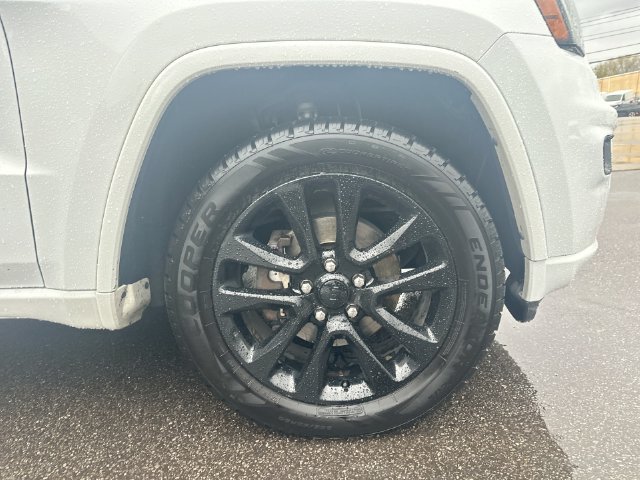 Used 2019 Jeep Grand Cherokee Altitude AWD/4WD image 13