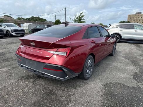 Used 2025 Hyundai Elantra Hybrid FWD image 7