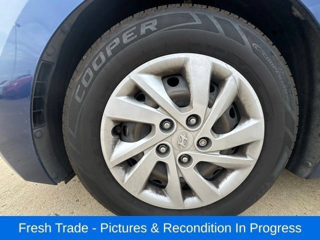 Used 2017 Hyundai Elantra SE FWD image 10