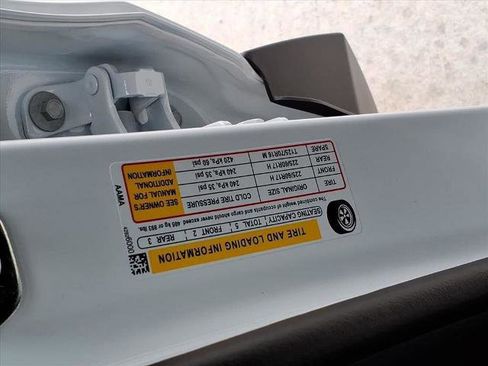 New 2026 Chevrolet Trax LT w/ LT Convenience Package image 25