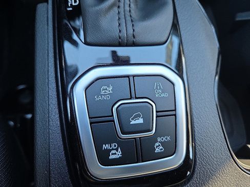 New 2026 Nissan Frontier SV image 21