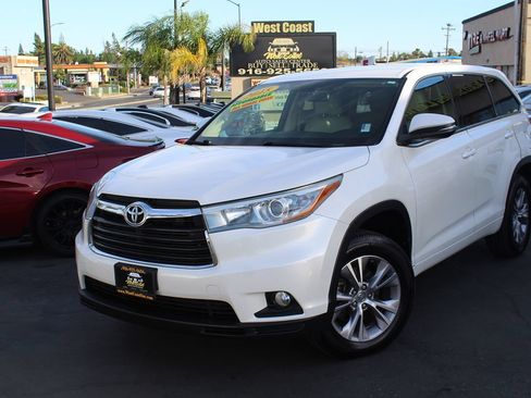 Used 2015 Toyota Highlander Plus AWD/4WD image 42