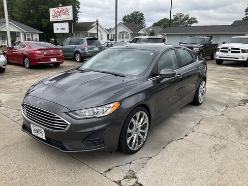 Used 2019 Ford Fusion SE image 7