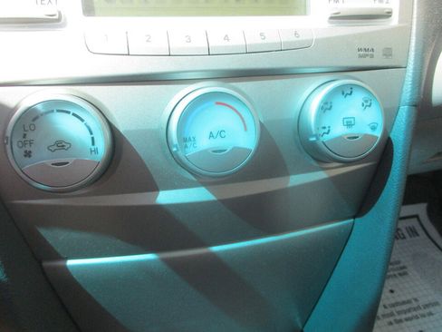 Used 2008 Toyota Camry LE FWD image 30