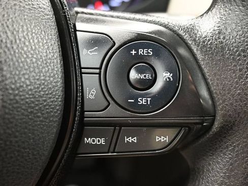 Used 2021 Toyota RAV4 XLE FWD image 20