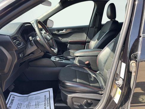 Used 2025 Ford Escape ST-Line image 9