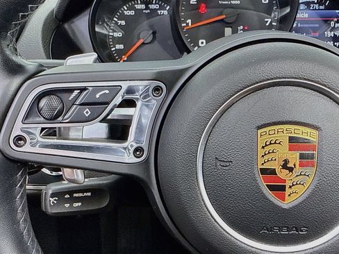 Used 2018 Porsche 718 Boxster RWD image 11
