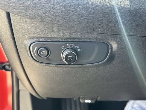 Used 2024 Chevrolet Equinox LT w/ LPO, Floor Liner Package FWD image 21