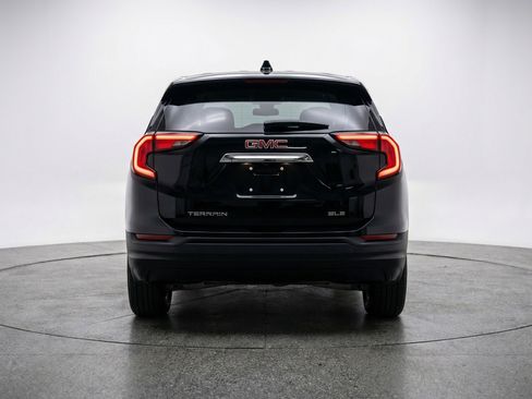 Used 2024 GMC Terrain SLE image 7
