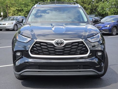Used 2022 Toyota Highlander XLE AWD/4WD image 21