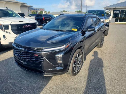 Used 2024 Chevrolet Trax RS w/ Sunroof Package FWD image 1