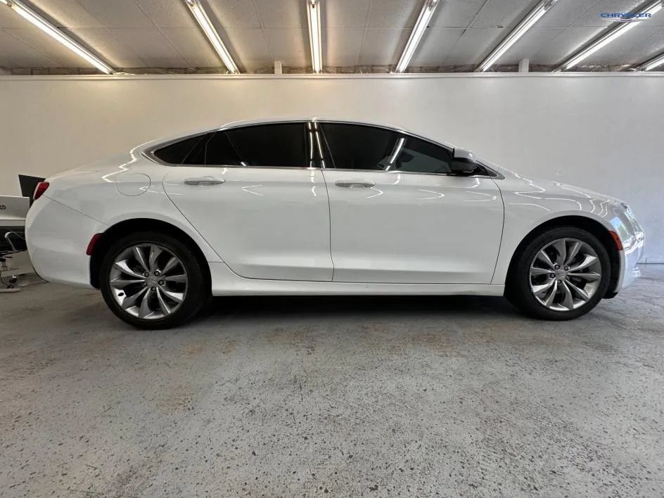 Used 2015 Chrysler 200 Limited FWD image 5
