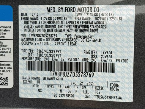 Used 2013 Ford Mustang Shelby GT500 RWD image 29