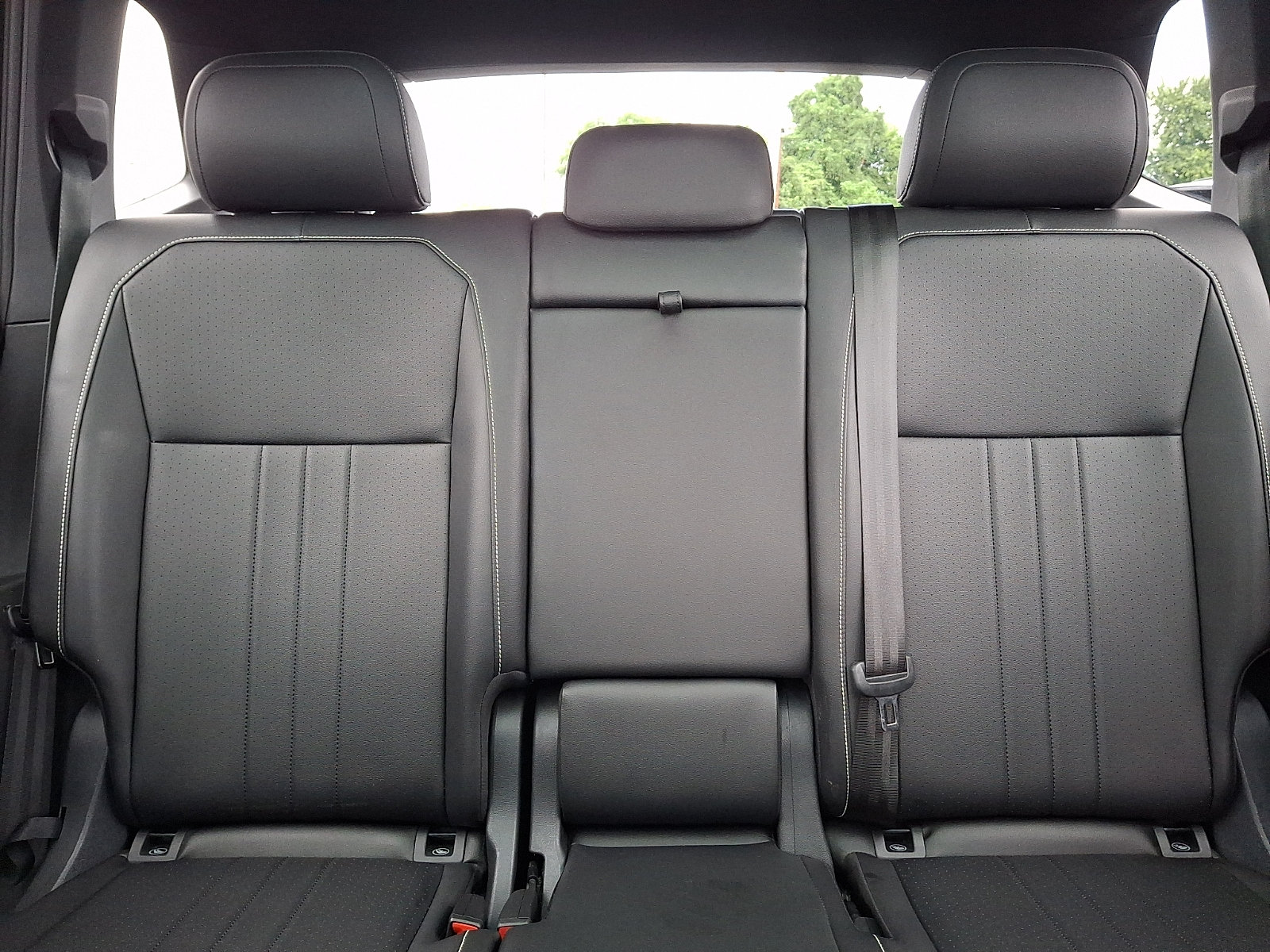 Used 2024 Volkswagen Tiguan SE R-Line AWD/4WD image 15