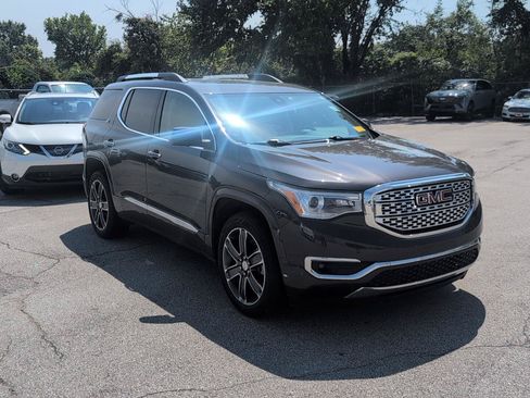 Used 2017 GMC Acadia Denali AWD/4WD image 2