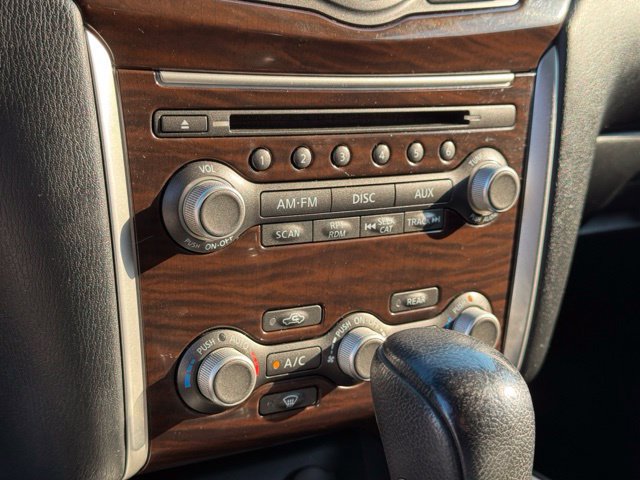Used 2015 Nissan Pathfinder SL FWD image 11