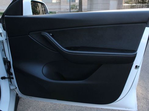 Used 2020 Tesla Model Y Long Range AWD/4WD image 26