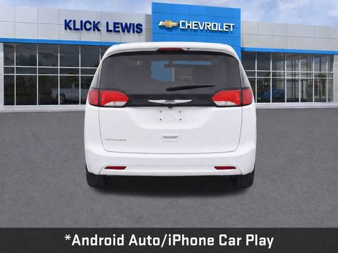 Used 2022 Chrysler Voyager LX FWD image 7