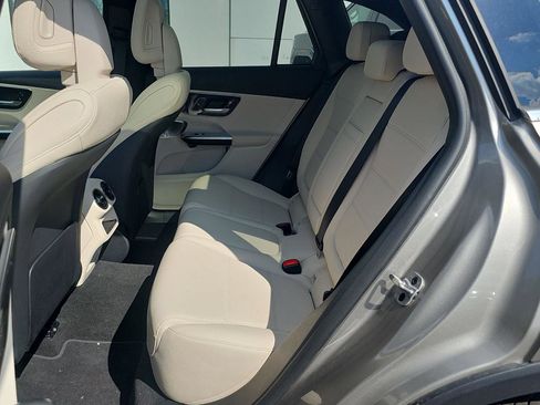 Used 2023 Mercedes-Benz GLC 300 4MATIC image 17