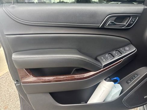 Used 2016 GMC Yukon SLT w/ HD Trailering Package image 10