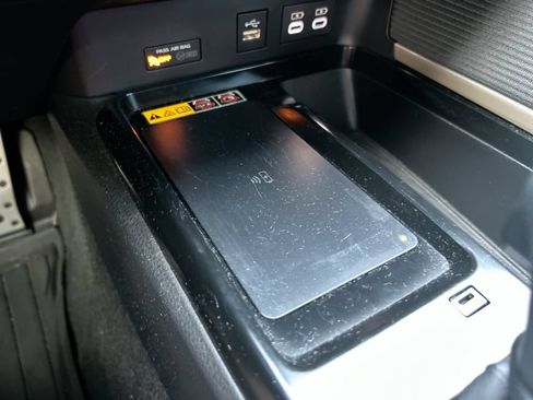 Used 2025 Toyota Camry SE FWD image 35