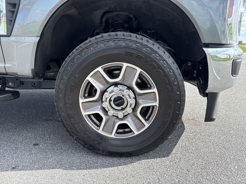 Used 2025 Ford F350 Lariat w/ Camper Package image 33