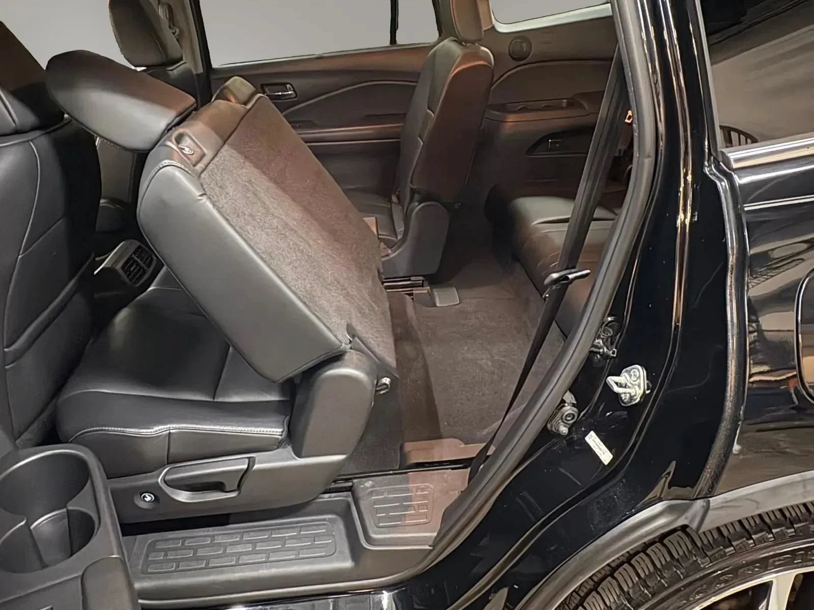 Used 2016 Honda Pilot Touring image 29