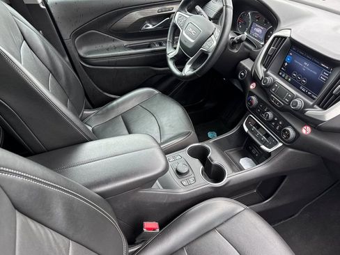 Used 2024 GMC Terrain SLT image 16