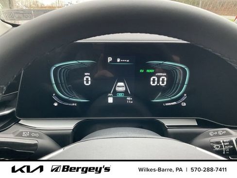 Certified 2023 Kia Niro EX FWD image 7