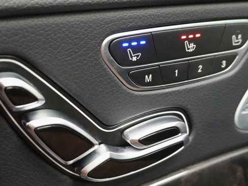 Used 2017 Mercedes-Benz S 550 Sedan w/ Sport Package w/ Sport Package image 32