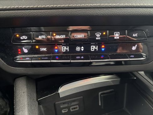 Used 2021 Buick Envision Essence w/ Technology Package I image 14