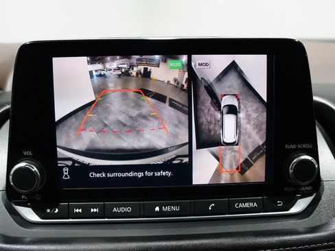 Used 2021 Nissan Rogue SV image 12