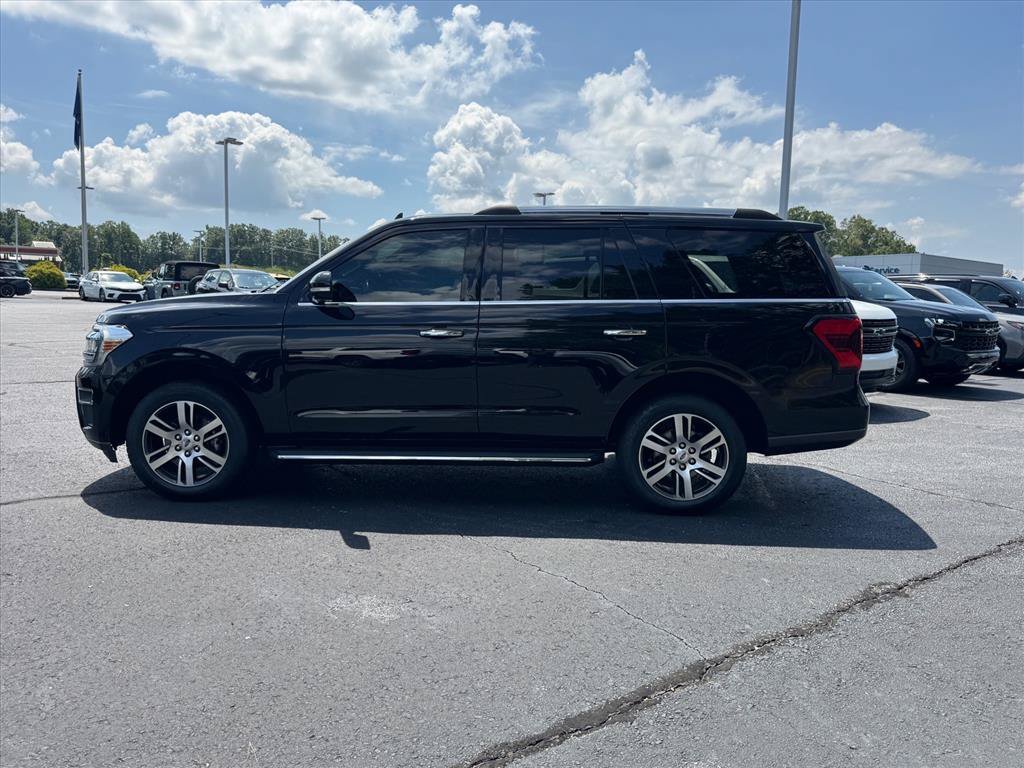 Used 2022 Ford Expedition Limited AWD/4WD image 6