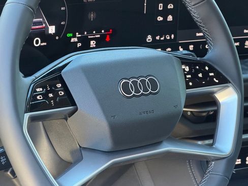New 2025 Audi Q5 2.0T Premium image 14