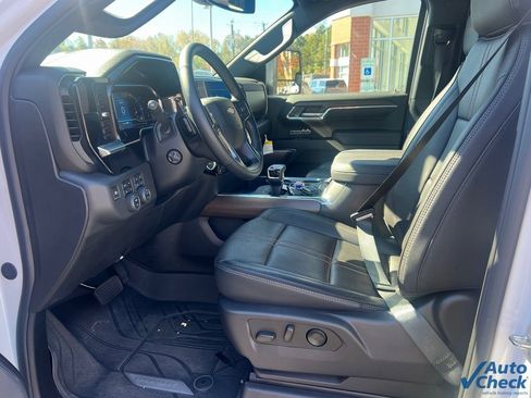 Used 2024 Chevrolet Silverado 1500 High Country w/ High Country Premium Package image 18