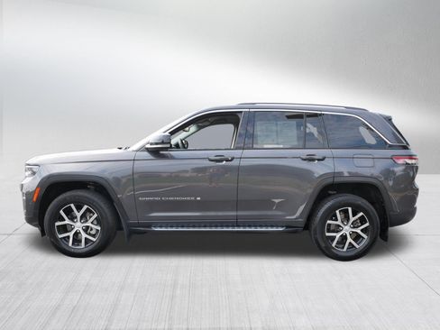 Used 2024 Jeep Grand Cherokee Limited AWD/4WD image 4