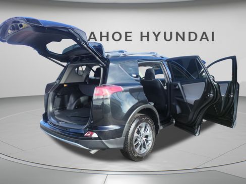 Used 2016 Toyota RAV4 XLE image 8