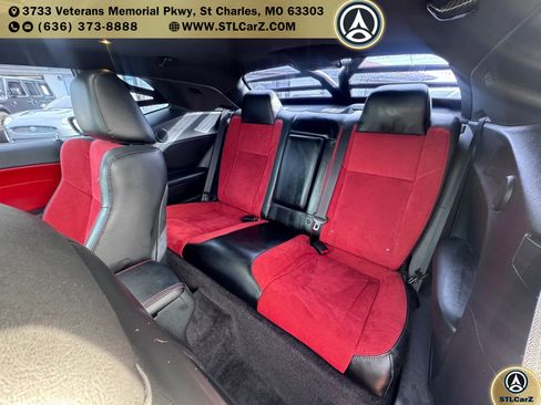 Used 2017 Dodge Challenger R/T Scat Pack RWD image 12