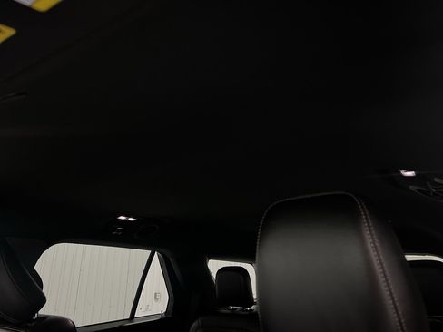 Used 2020 Ford Explorer XLT w/ Equipment Group 202A image 16