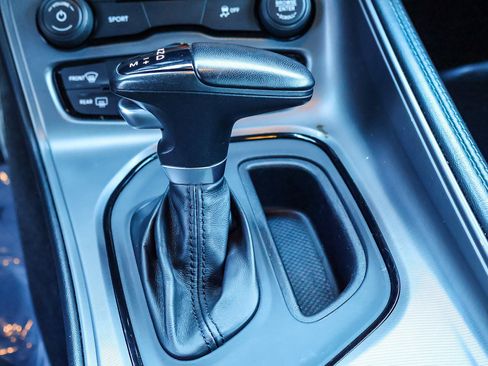 Used 2023 Dodge Challenger SXT image 9