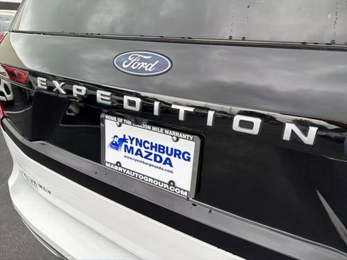 Used 2025 Ford Expedition Platinum AWD/4WD image 12
