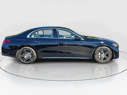 New 2026 Mercedes-Benz E 350 4MATIC Sedan image 4