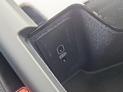 New 2026 Volvo XC60 B5 Plus w/ Protection Package Premier image 7