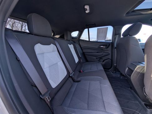 Used 2024 Chevrolet Trax RS w/ Sunroof Package image 36