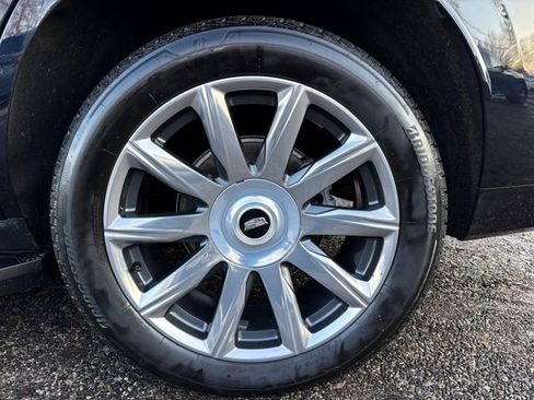 Used 2023 Cadillac Escalade Premium Luxury Platinum image 28